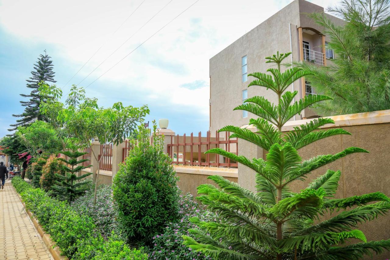 Hotel 7 Seasons Entebbe Exteriör bild